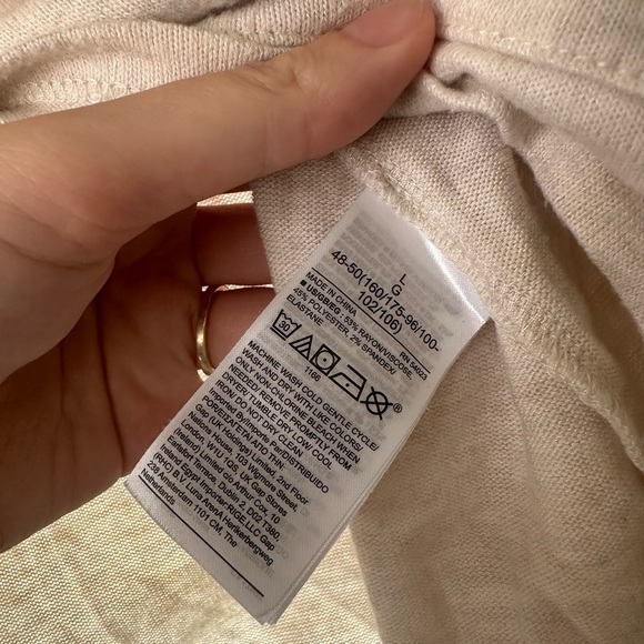 Old Navy Oatmeal Long Sleeve w/ Hood Size L - Picture 4 of 5